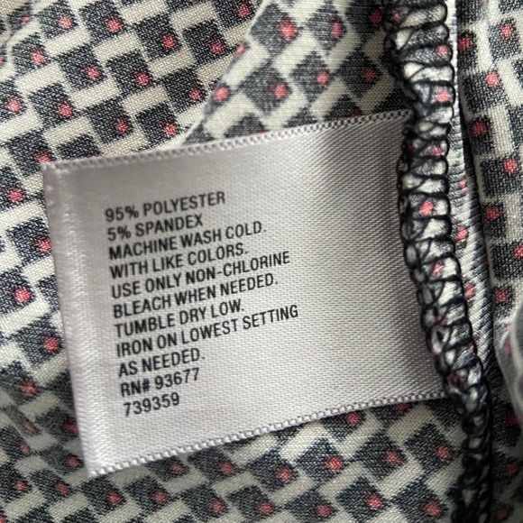 WORTHINGTON BLACK/WHITE/CORAL GEOMETRIC PATTERN BLOCKED TOP, LARGE - Picture 9 of 9